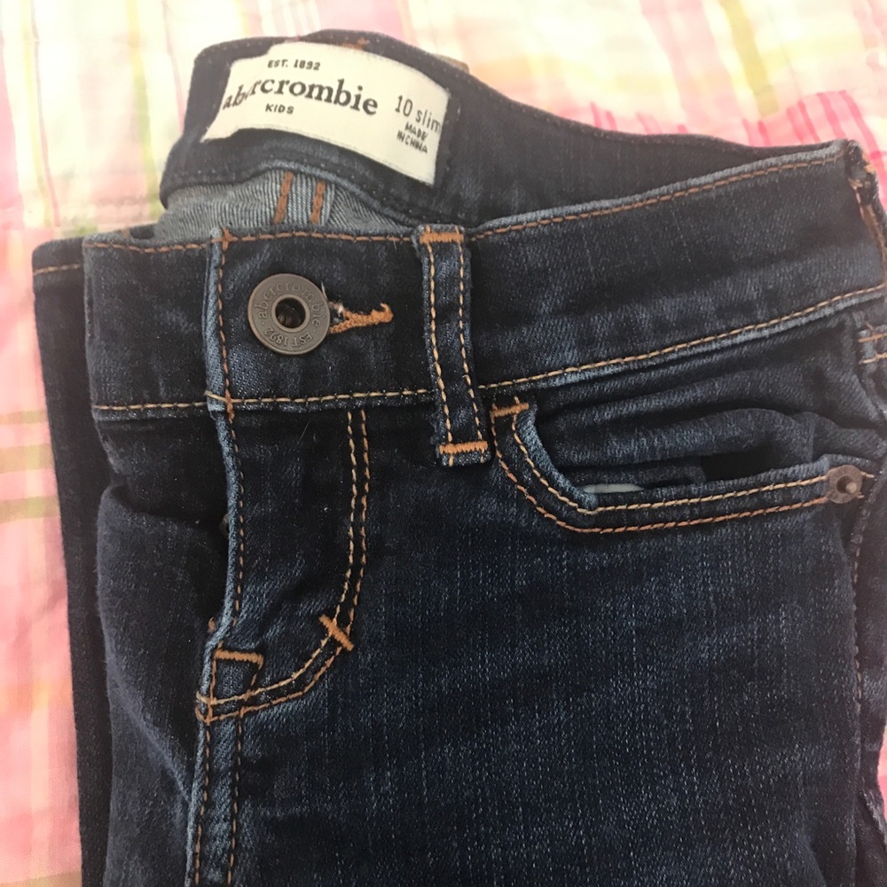 EUC Abercrombie girls jeans size 10 slim.